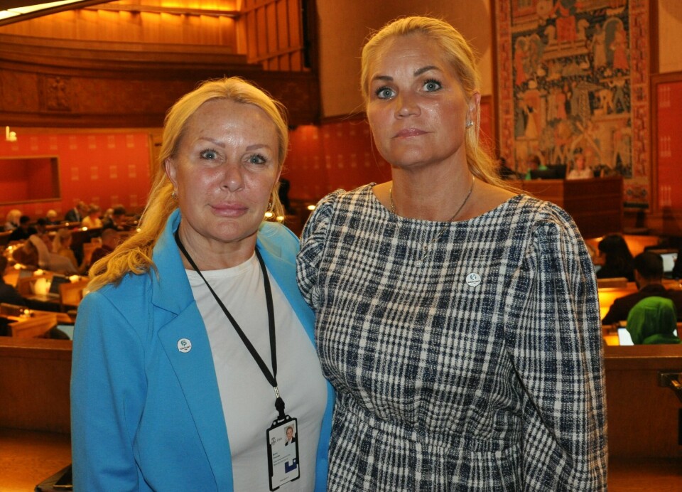 Fra venstre: Britt Fossum (Folkets parti) og Cecilie Lyngby (Folkets parti)