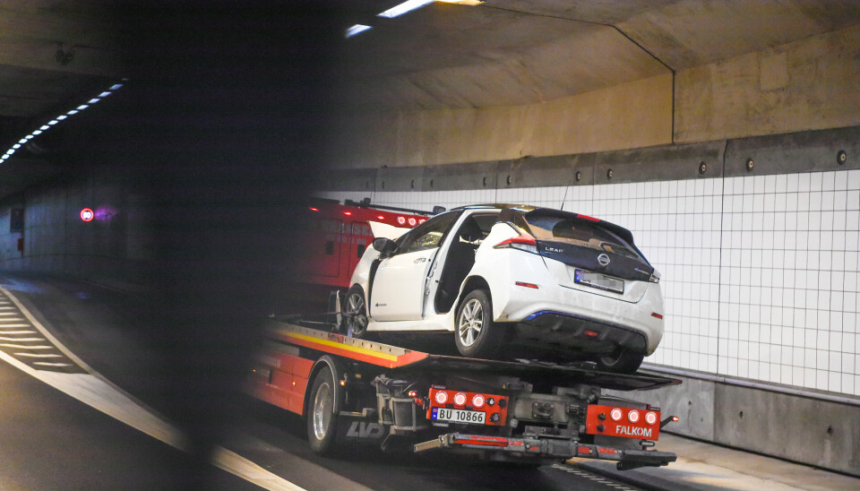 Oslo 20221105. En personbil kjørte i feil kjøreretning og kolliderte med et vogntog i Operatunnelen i Oslo tidlig lørdag morgen. Fem personer er skadd og fraktet til Ullevål sykehus.