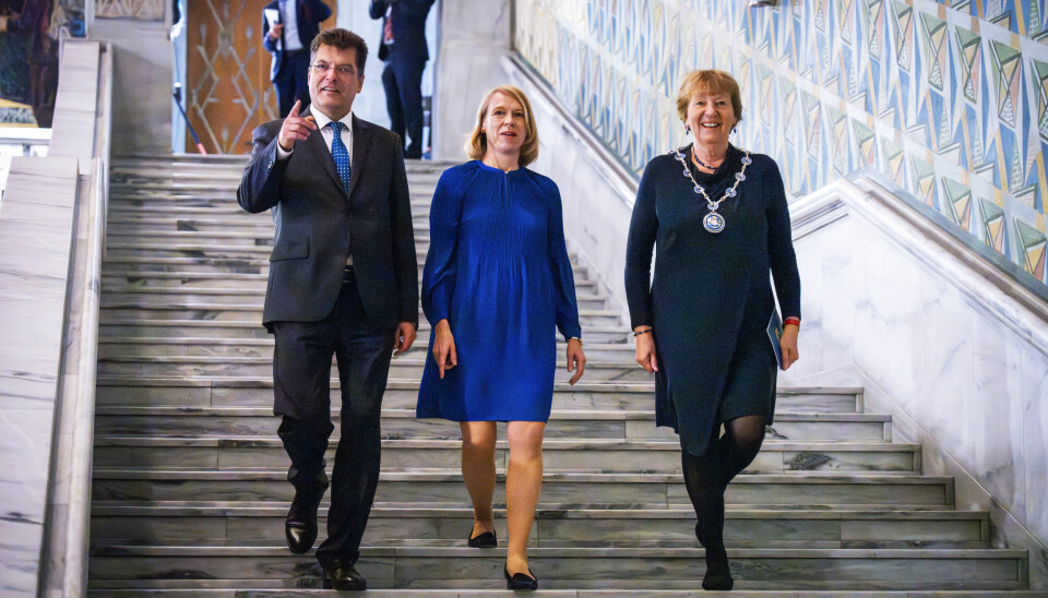 EU-kommissær for krisehåndtering Janez Lenarcic og utenriksminister Anniken Huitfeldt ble tatt imot av ordfører Marianne Borgen under humanitært møte for Ukraina i Oslo Rådhus.