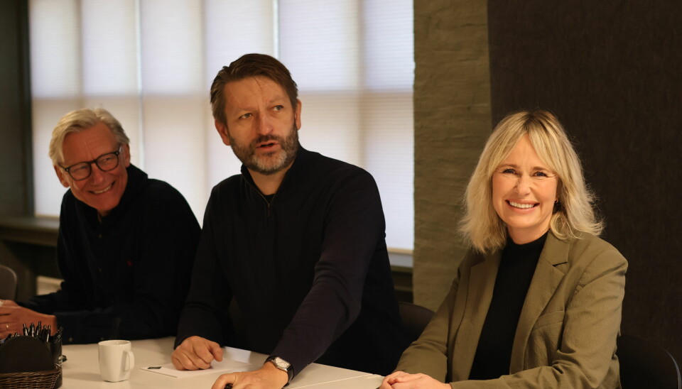 Den første dagen med byrådsforhandlinger var over rundt klokken 16, søndag. Fra venstre: James Stove Lorentzen (H), Eirik Lae Solberg (H) og Anne Lindboe (H).