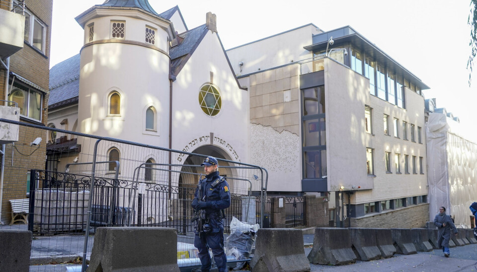 Synagogen i Bergstien. Her med vakthold fra politiet utenfor i forbindelse med statsministerens besøk i forrige måned.