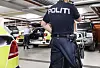 OSLO 20160620.Politiet i arbeid. Politi i garasje med politilogo på bil.Modellklarert til redaksjonell bruk.Foto: Gorm Kallestad / NTB