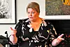 Marte Scharning Lund (Ap) besøker Grünerløkka eldresenter under valgkampen 2023. Foto: Arnsten Linstad