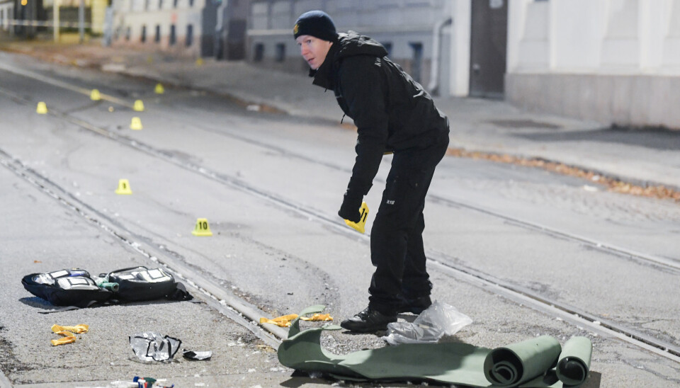 Oslo 20231126. Politiet undersøker stedet der en person ble alvorlig skadet etter å ha blitt påkjørt av en bil ved Solli plass i Oslo.
