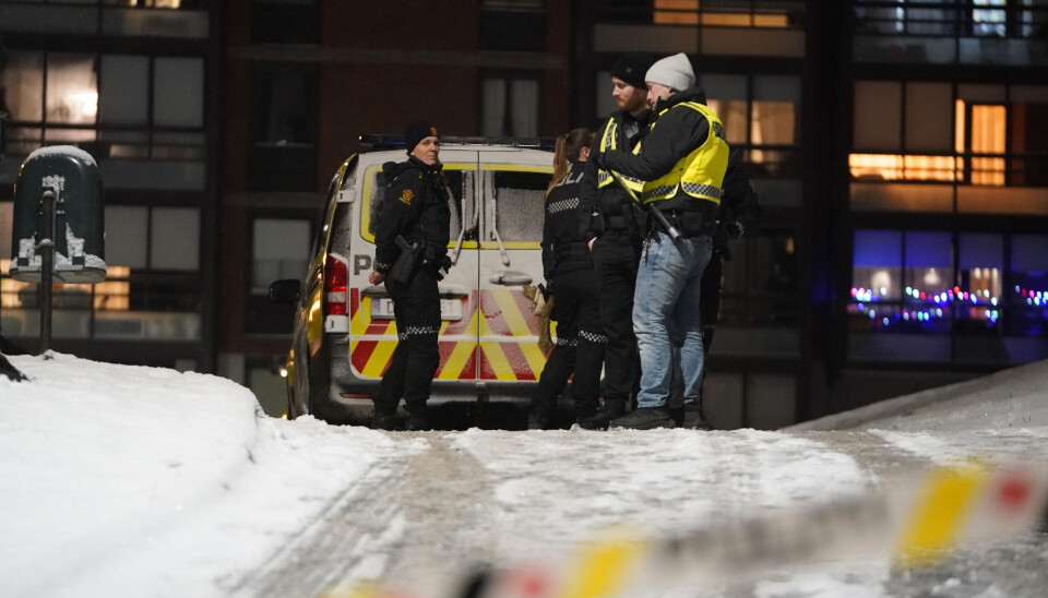 Politiet på en adresse på Lutvann onsdag kveld etter melding om at en person skulle ha blitt knivstukket.