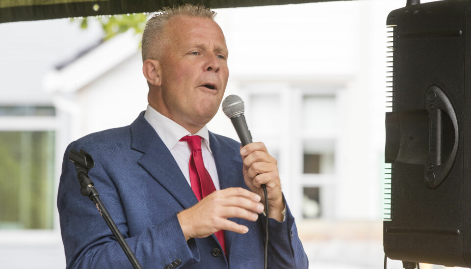 Lederen i partiet Alliansen, Hans Jørgen Lysglimt Johansen, er tiltalt for hatefulle ytringer og hensynsløs atferd. Han nekter straffskyld.