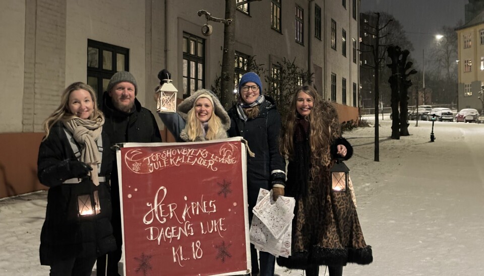 De glade hjelperne bak Torshovs nabolagskalender gleder seg til jul! Fra venstre: Gro Elin Hansen, Hilmar Bergendahl Larsen, Hilde Brinchmann, Karin Christoffersen og Hilde Aarflot.