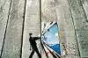 Ett av flere verk Banksy har laget, som oppfordrer til fred i konflikten mellom israelere og palestinere. Dette er laget på en mur på Vestbredden.