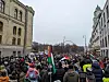 Politiet anslår over 10.000 demonstranter, mens andre mener det var mellom 13.000 og 15.000 som møtte opp ved Stortinget lørdag. Palestina Gaza Israel demonstrasjon fred våpenhvile