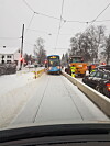 En del av betongen langs skinnene hadde havnet i trikkesporet, som førte til at trikken sporet av.