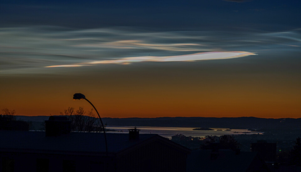 Oslo 20231225. Perlemorskyer på himmelen over Oslo sentrum 1.juledag.Foto: Håkon Mosvold Larsen / NTB