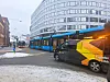 Trikken står bom stille midt i krysset Hausmanns gate og Storgata.