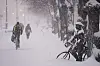 Oslo 20240117. Det kraftige snøfallet skaper utfordringer som her i Oslo sentrum.
