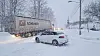 Oslo 20240117. Trailer har kjørt seg fast i snøen ved Kjelsåsveien i Oslo.