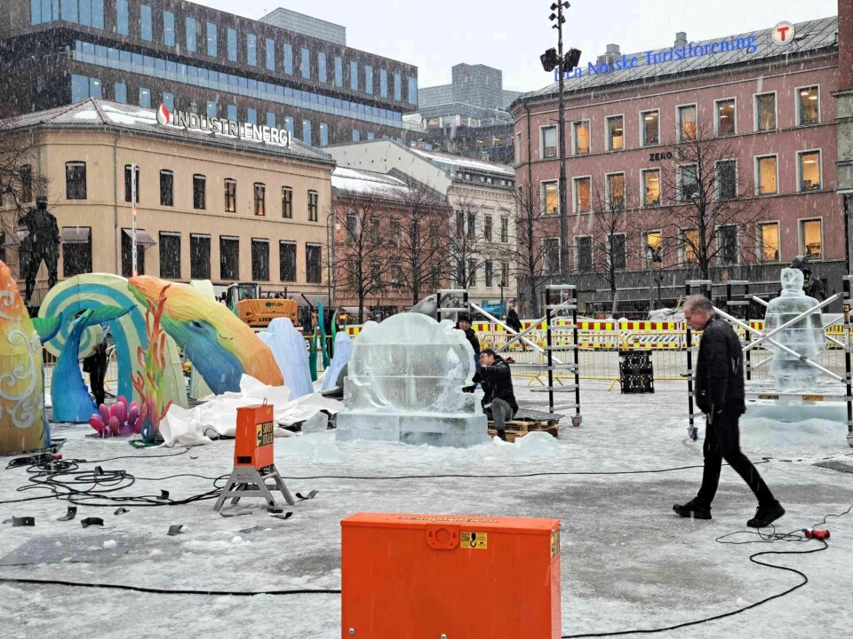 Isskulpturer, Youngstorget, av Norway Soon Ching Ling Association