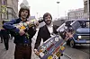 Oslo 19810129.Musiker Steinar Ofsdal (tv) sammen med musiker Lillebjørn Nilsen. De to gir ut platen 'Live At Sioux Falls' sammen. Lillebjørn Nilsen med platen i hånden.