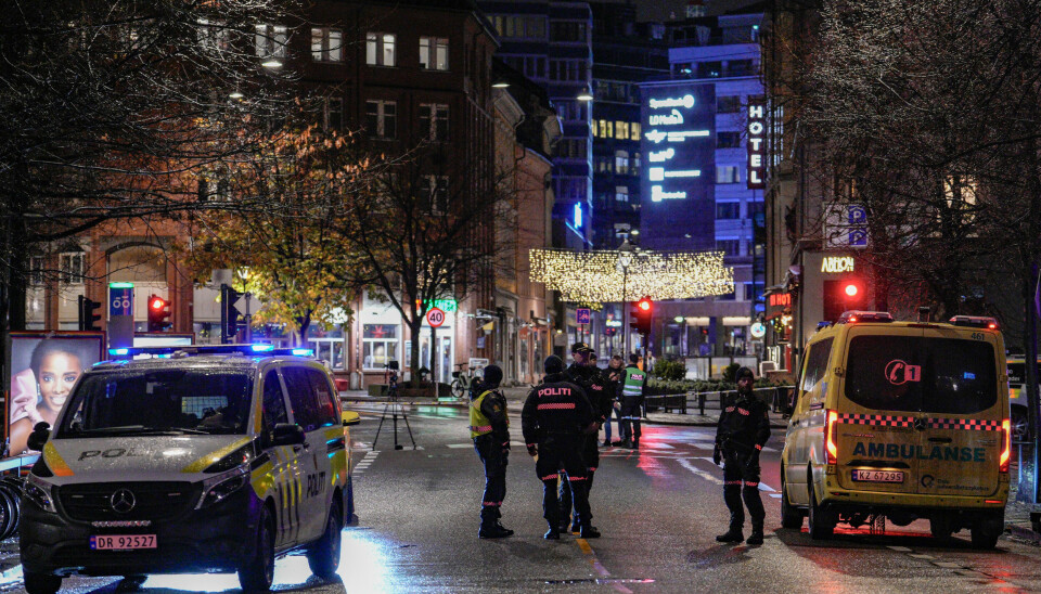 Oslo 20221127. Politi ved stedet der en person ble skutt og drept på Grønland i Oslo tidlig søndag morgen.