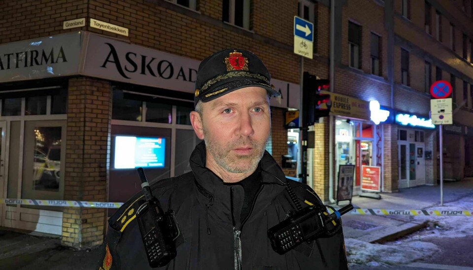 Politiets innsatsleder Magnus Strande på Grønland etter at en ung mann ble knivstukket og alvorlig skadd 6. februar 2024. Foto: Petter Terning