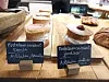 Croissant-semla og 'norsk' fastelavencroissant med syltetøy på Håndbakt.