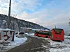 Det var ingen bussjåfør i sikte, men bussen som var stående på parkeringsplassen hadde visst stått en stund.
