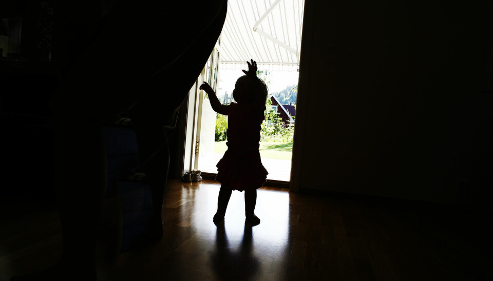 200706Redd liten jente alene i verden. Barndom. Ensom. Forlatt. Foreldreløs. Barnevern. Foto: Sara Johannessen Meek / NTBNB! Modellklarert