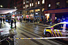 Oslo 20240219. Politiet jobber på stedet etter at en person er skadd etter en knivstikking i Storgata. Skaden betegnes som alvorlig.Foto: Annika Byrde / NTB