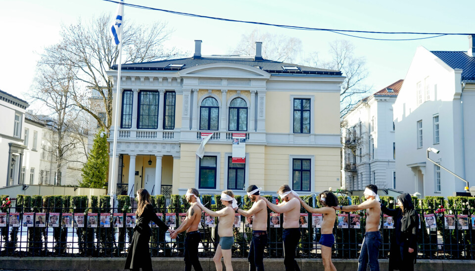 Oslo 20240305. Aksjonsgruppa for Palestina demonstrerer utenfor den israelske ambassaden i Oslo tirsdag.Foto: Terje Pedersen / NTB
