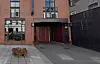 Inn- og utkjørsel til parkeringsanlegget i Kristian IVs gate 8, samme bygg som huser Det Norske Teatret. Foto: Google maps