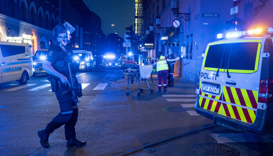 Oslo 20220625. Det er avfyrt flere skudd i 1.15-tiden natt til lørdag på utsiden av London pub i sentrum av Oslo. Flere er skadd, opplyser politiet.Foto: Javad Parsa / NTB