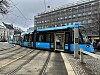 En trikk har kjørt av sporet i en sving mellom Stortorget og Jernbanetorget søndag ettermiddag.