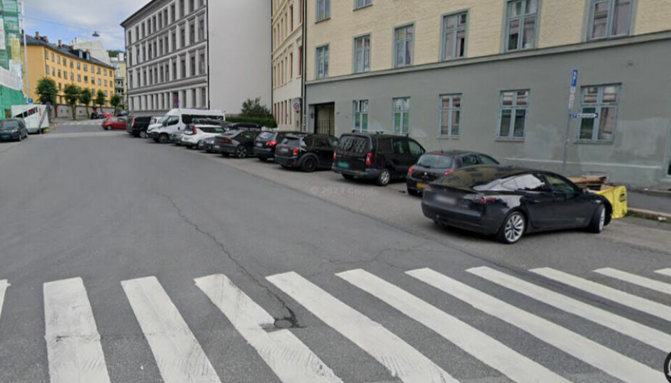 Københavngata ved Sofienbergparken er en av flere gater og veier der bymiljøetaten iløpet av året erstatter p-plasser med sykkelvei. Foto: Google maps
