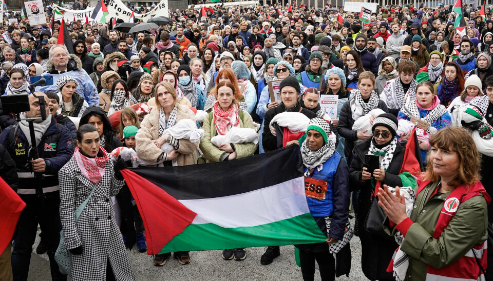 Oslo 20240406. Palestinakomiteen arrangerer Gaza-demonstrasjon utenfor Utenriksdepartementet i Oslo lørdag.Foto: Terje Bendiksby / NTB