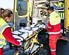 rondheim 20171109. Ambulansepersonell som laster inn båre i bil. Modellklarert til redaksjonell bruk. Foto: Gorm Kallestad / NTB