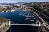 Oslo 20210420. Fritidsbåter i ulike båthavner på Paddehavet i Oslo med Ulvøya bru i forgrunnen. Båthavnene eller marinaene heter Sørfonden Slipp, Bekkelaget Båtforening og Simensbråten Båtforening og Sandkroken Slipp.Foto: Heiko Junge / NTB