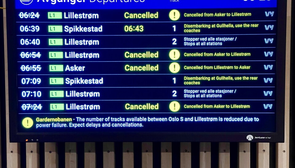 Hvalstad 20230111Romeriksporten mellom Oslo S og Lillestrøm er stengt på grunn av en signalfeil onsdag morgen. Togene må isteden kjøre hovedbanen, utenom tunnelen.Dette rammer også lokaltogene på vestgående bane, hvor mange avganger er kansellert.