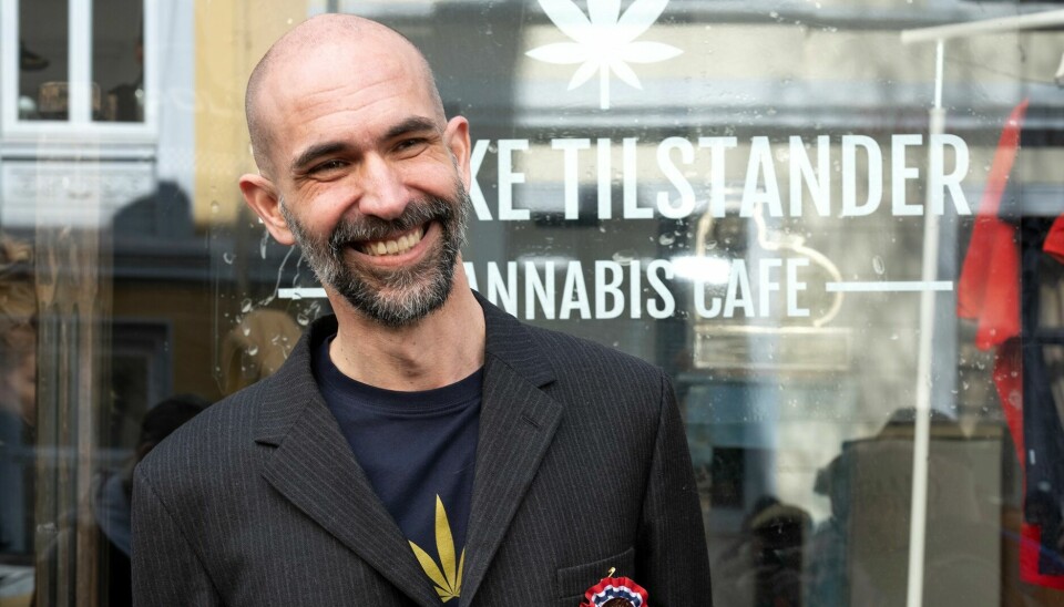 Roar Mikalsen, Norsk tilstander - Cannabis Cafe