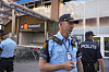 Oslo 20230613. Politiets innsatsleder Magnus Strande prater med pressen. Politiet har flere ressurser i området ved Grønland T-banestasjon etter melding om at det skal være avfyrt skudd. Det skal ha vært en konflikt mellom to parter på stedet.