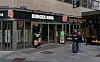Politiet fikk melding om slagsmål inne på Burger King i Olav Vs gate like ved Nationaltheatret ved 3.40-tiden natt til søndag. Foto: Google maps