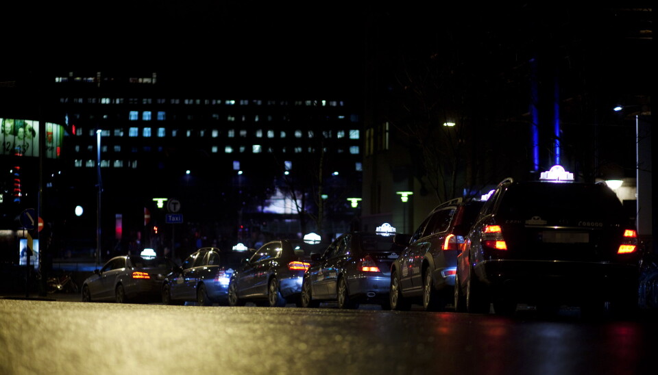 Oslo kommune støtter forslaget om å innføre makspris på drosjer som praies på gata eller på holdeplass.