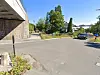 Her sees gangveien og skjult ved gjerdet er undergangen for fotgjengere og syklister som vil krysse under Vækerøveien til Bærumsveien. Illustrasjonsfoto: Google maps