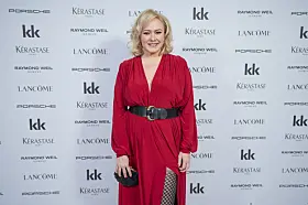 Oslo 20241126. Trine Lise Olsen ankommer rød løper på Grand Hotel hvor kjendiser ankommer.