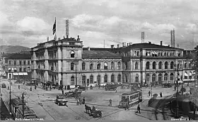 Gateliv ved Østbanestasjonen (ca. 1920).