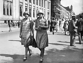 Promenade på Karl Johan (1925).