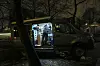Oslo 20240229. Politiet på stedet etter det ble funnet en død mann på en privat adresse i Sandakerveien i Oslo, torsdag kveld.