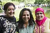 Oslo 20160901.Kong Harald og dronning Sonja inviterer til hageselskap i Dronningparken. Khansa Ali Mir (f.v), Fakhra Salimi, leder for Mira ressurssenter for innvandrere og flyktninger og Houria Hajji og deltar også i selskapet hvor 1500 mennesker er invitert.