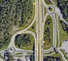 Trafikkuhellet skapte kø i sørgående retning på E6 ved Skulleruddumpa. Illustrasjon: Google maps