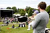 Oslo 20120610.Snart 6 måneder gamle Lilly Olea og pappa Terje Melheim lytter til musikk fra hovedscenen under musikk- og kulturfestivalen Miniøya i Tøyenparken i Oslo søndag. Foto: Håkon Mosvold Larsen / NTB