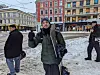 Pedro synes ikke snøen er så ille. Han skal til Tryvann for å stå på snowboard. Snøkaos, snø