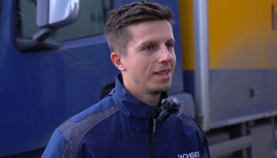 Eusbeo (26) har egen søppelpose i bilen. Det er smart når man kjører mye!