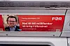 Oslo 20250519. Reklameplakater til partiet Fred og rettferdighet (FOR) på T-banen i Oslo.Foto: Ole Berg-Rusten / NTB